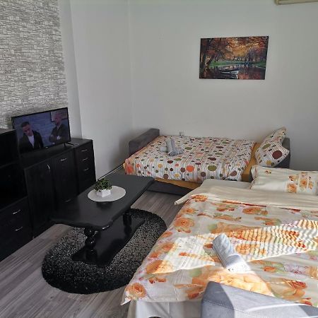 Calla 1 - Modern & Cozy Main Square Apartment In The City Shopping Center - Parking Slot With Parking Security สโกเปีย ภายนอก รูปภาพ