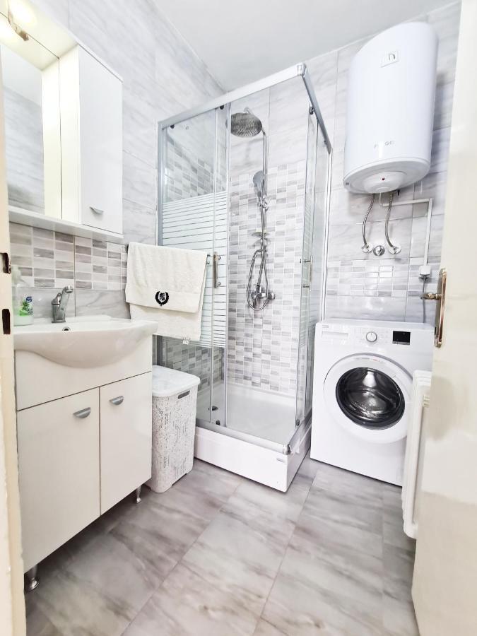 Calla 1 - Modern & Cozy Main Square Apartment In The City Shopping Center - Parking Slot With Parking Security สโกเปีย ภายนอก รูปภาพ