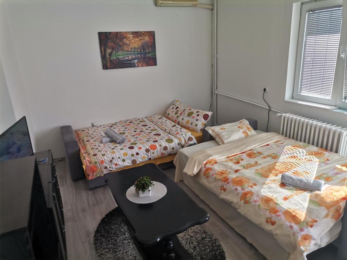 Calla 1 - Modern & Cozy Main Square Apartment In The City Shopping Center - Parking Slot With Parking Security สโกเปีย ภายนอก รูปภาพ